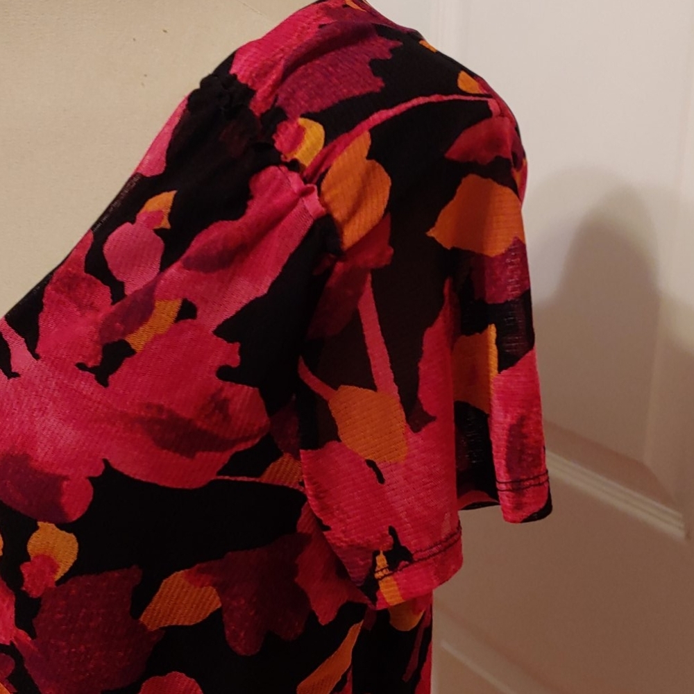 🕑🕛 212 Collection Top - Picture 3 of 11